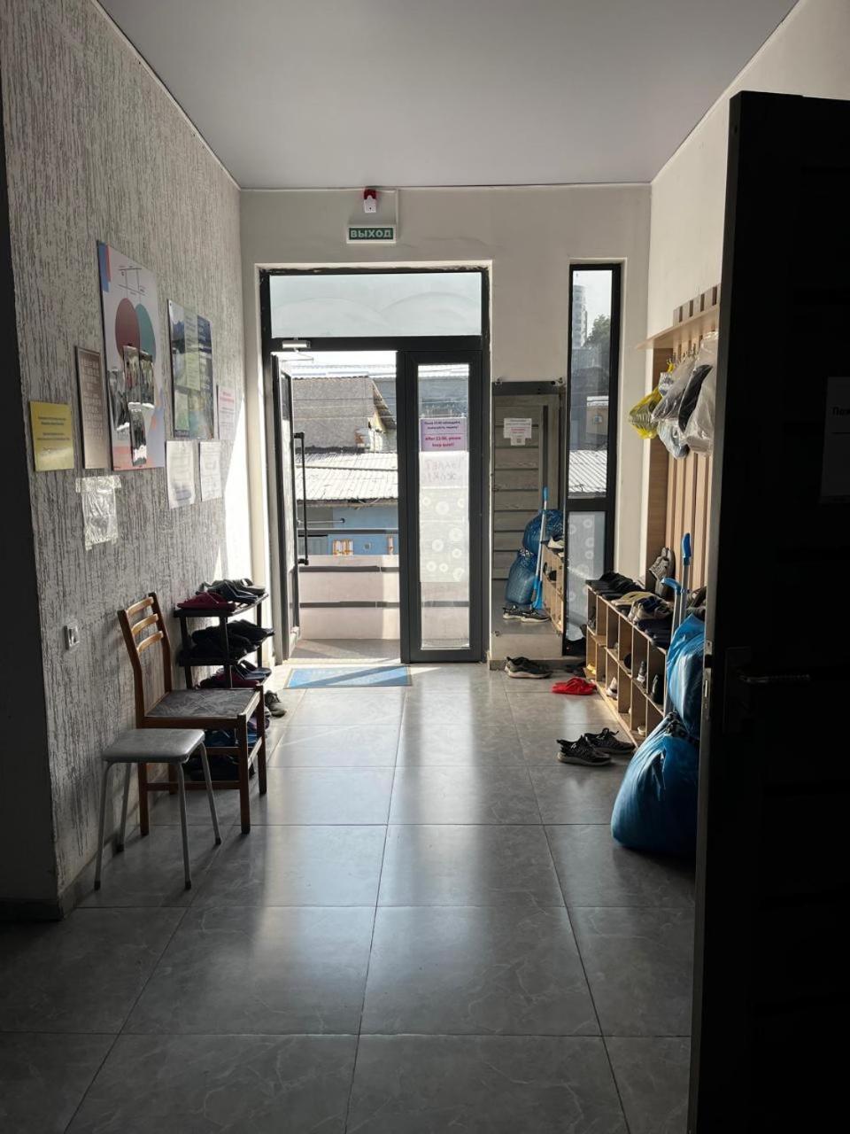 Tastaq Hostel Alma-Ata Buitenkant foto